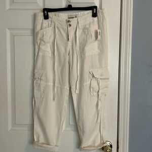 Old Navy White linen Capri cargo pants. Size 2.